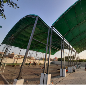 estructura parabólica con lona
